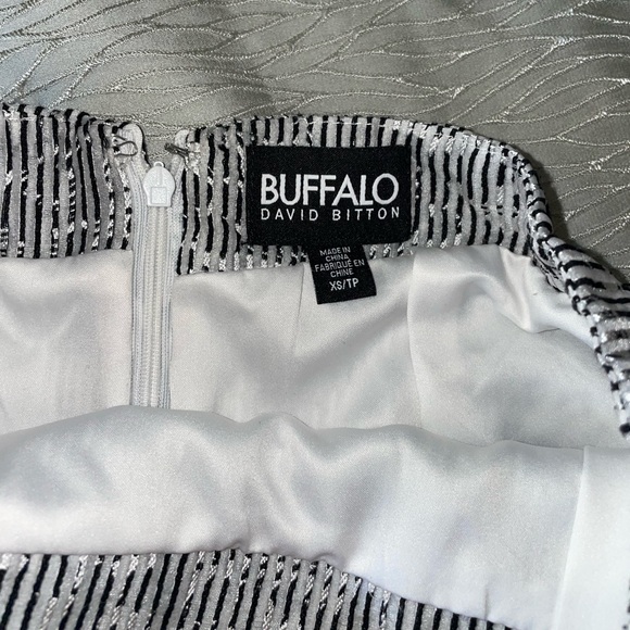 SHORT NEUTRAL COCKTAIL SKIRT - Picture 3 of 4